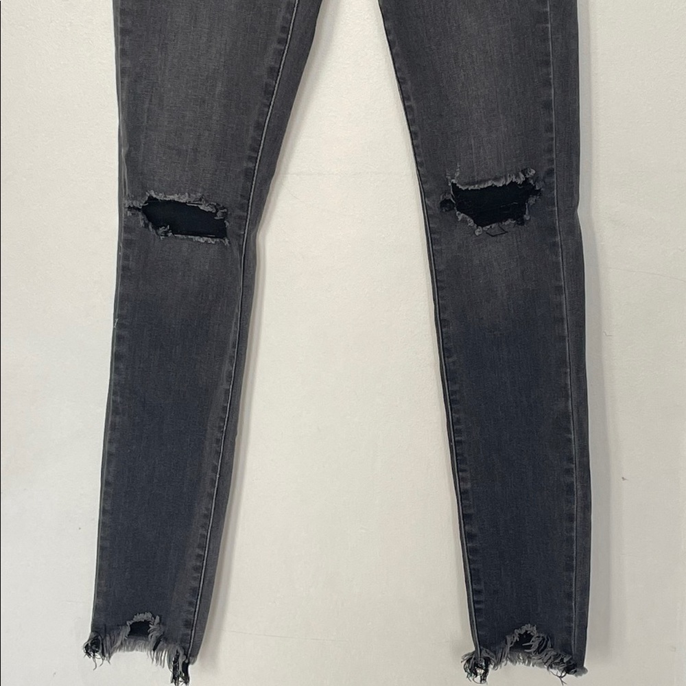 Refuge Women's Size 0 Skinny Distressed Mid/high Rise Light Wash Jeans - Black - Picture 6 of 6